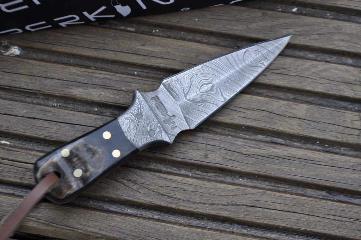 Handmade Knife - Damascus Steel Hunting Knife - Neck Knife