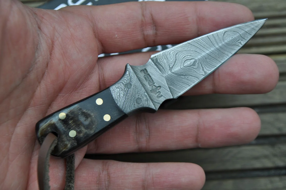Handmade Knife - Damascus Steel Hunting Knife - Neck Knife
