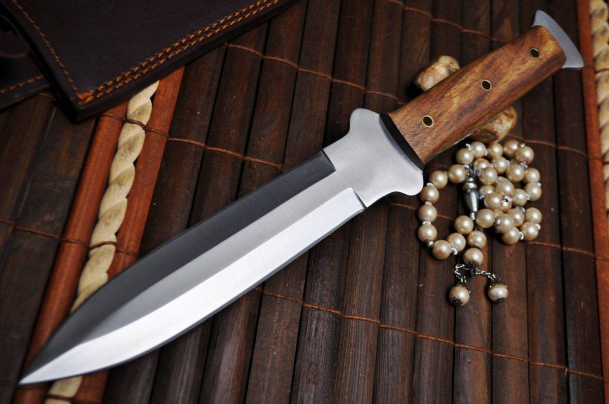 Handcrafted Double Edge Hunting Knife with 01 Carbon Steel