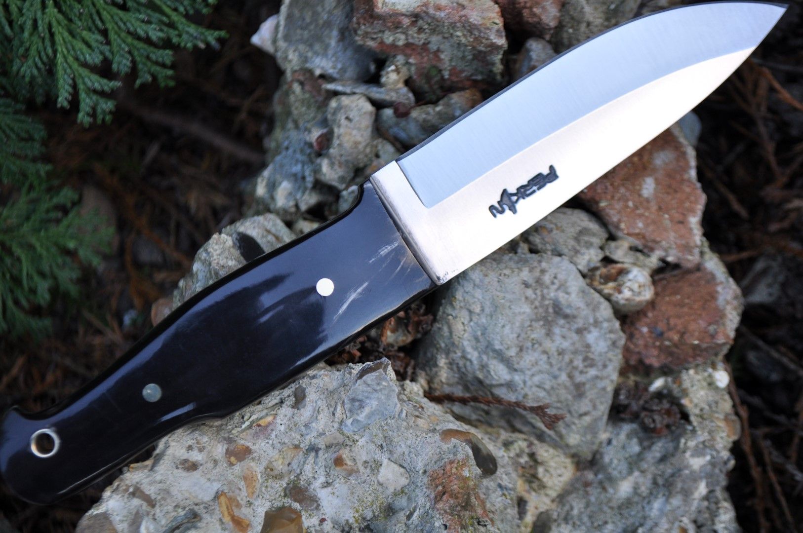 Bushcraft Knife with 01 Carbon Steel & Buffalo Horn Handle