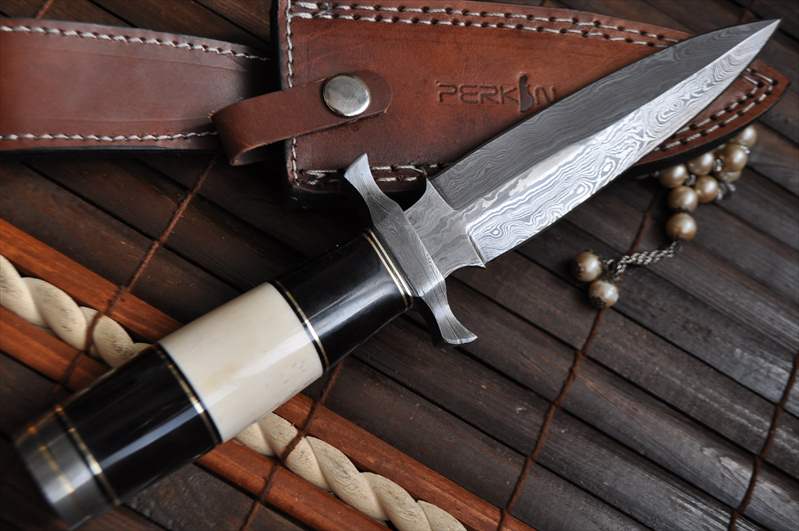 Double Edge Blade Damascus Hunting Knife With Leather Sheath