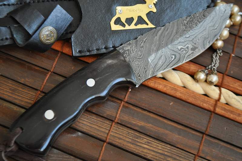 Custom Handmade Damascus Hunting Knife with Horn Handle