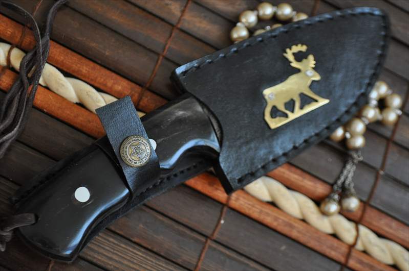Custom Handmade Damascus Hunting Knife with Horn Handle