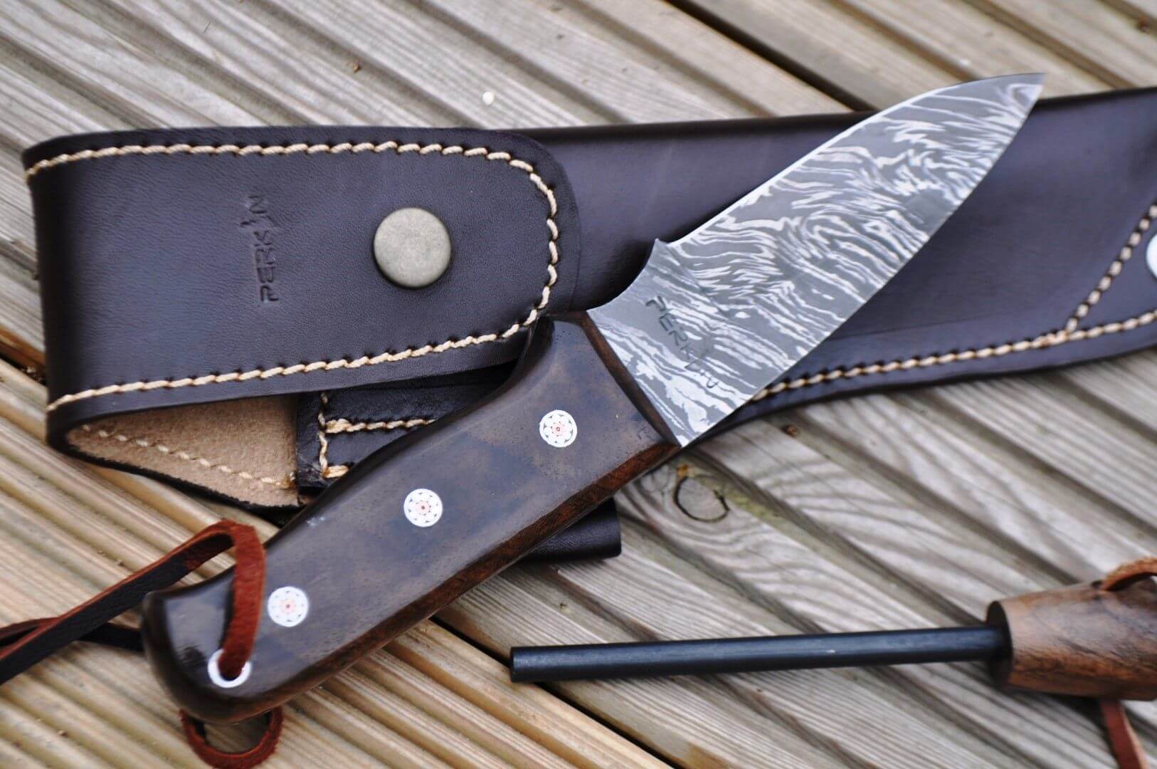 Full Tang Damascus Steel Hunting Knife With Fire Starter & Holster
