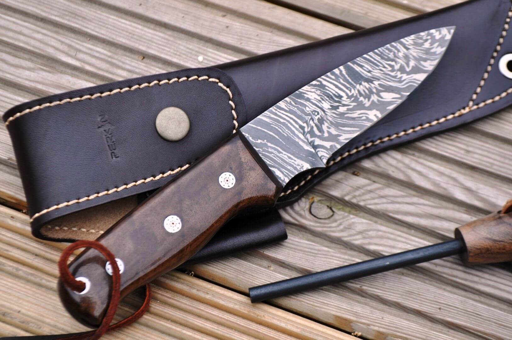Full Tang Damascus Steel Hunting Knife With Fire Starter & Holster