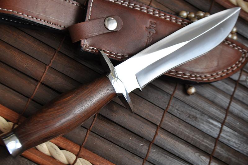 Handmade 440c Steel Hunting Knife with Burl Wood
