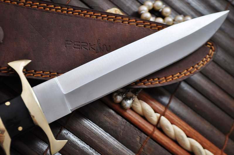 Beautiful Handcrafted 440c Steel Hunting Knife with Bull Horn & Brass Handle