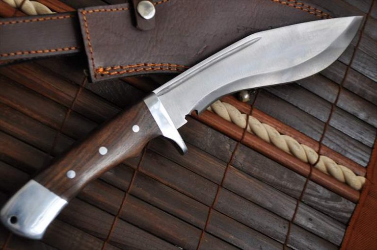 Beautiful Handcrafted Kukri Hunting Knife - 440c Steel