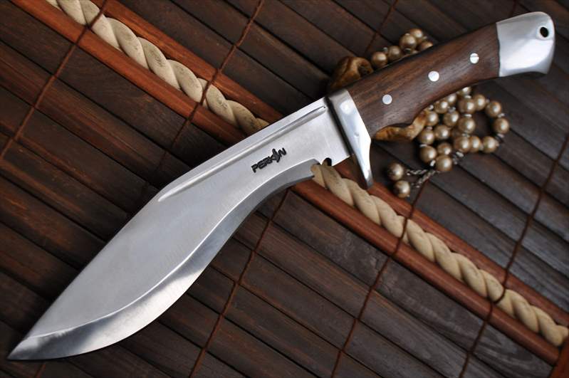 Beautiful Handcrafted Kukri Hunting Knife - 440c Steel