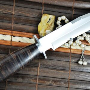 Beautiful Handcrafted Hunting Knife with 440-c Steel