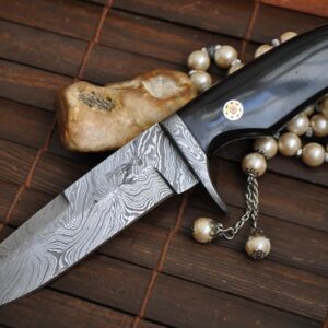 Beautiful Handmade Damascus Hunting Knife - Buffalo Horn & Mosaic Pins