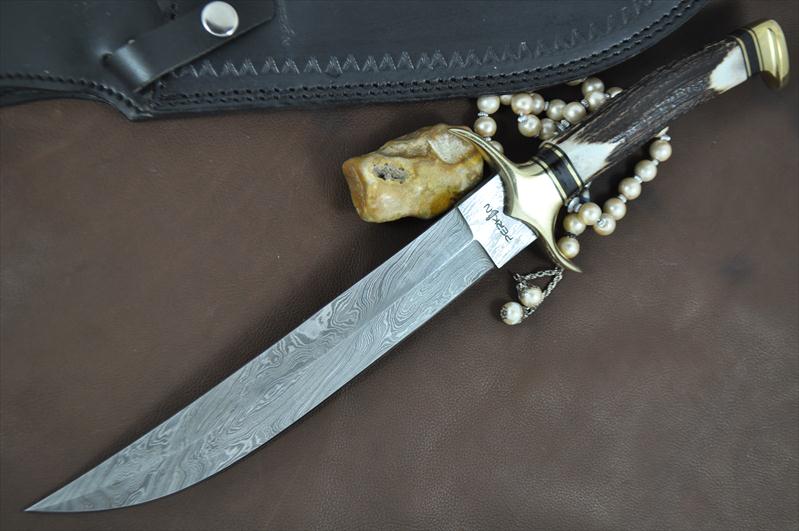 Beautiful Damascus Bowie Knife With Stag Handle