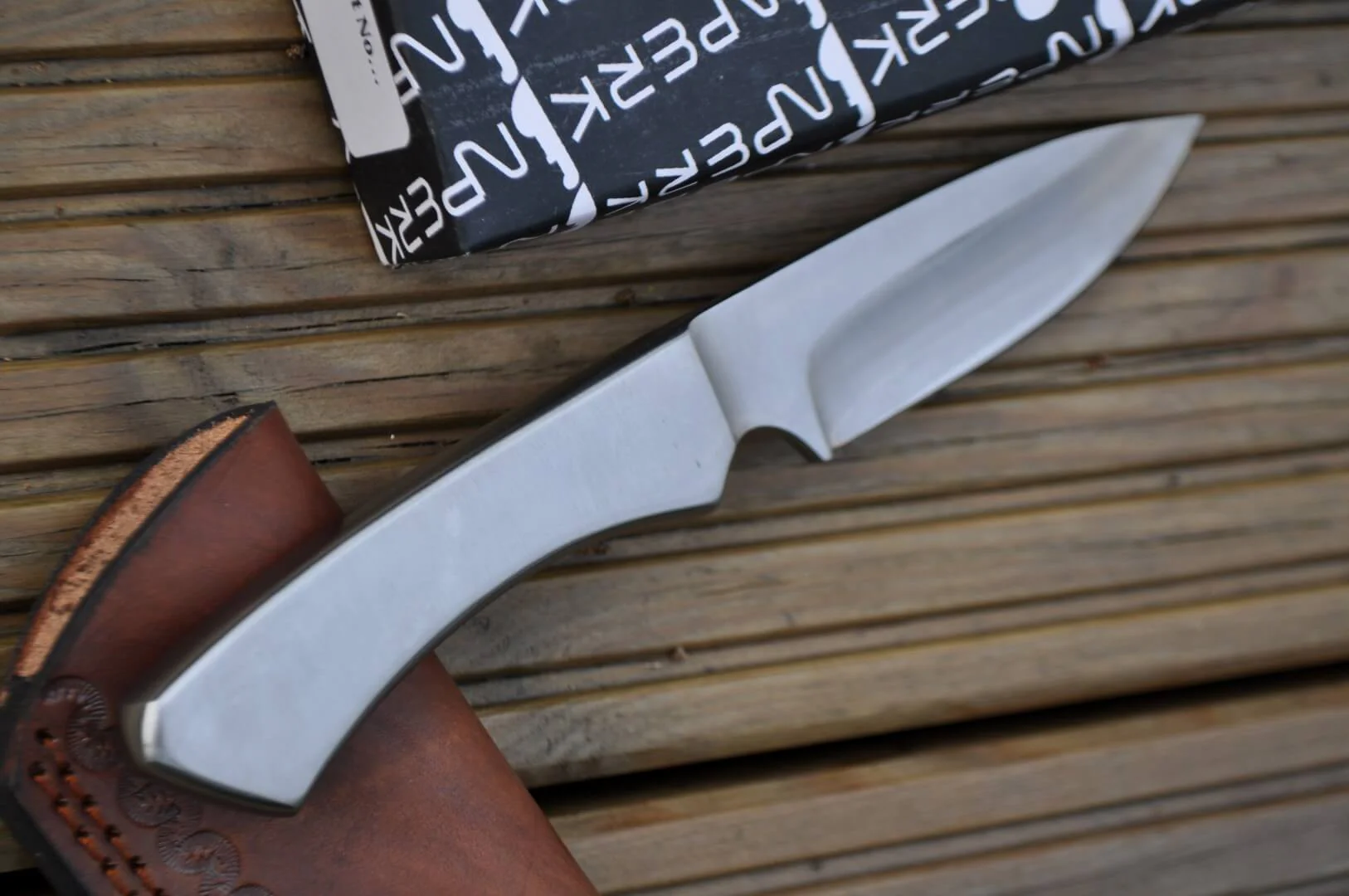 handmade-bushcraft-knife-01-carbon-steel-beautiful-hunting-knife-3bct-1066-p_ff849bb3-de87-46ee-a2e1-dad55c92d3ea